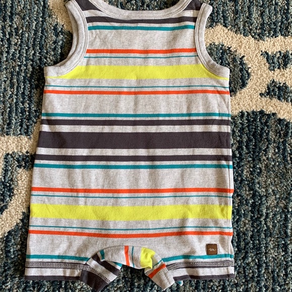 Like new Tea Collection romper 3-6 months - Picture 2 of 2